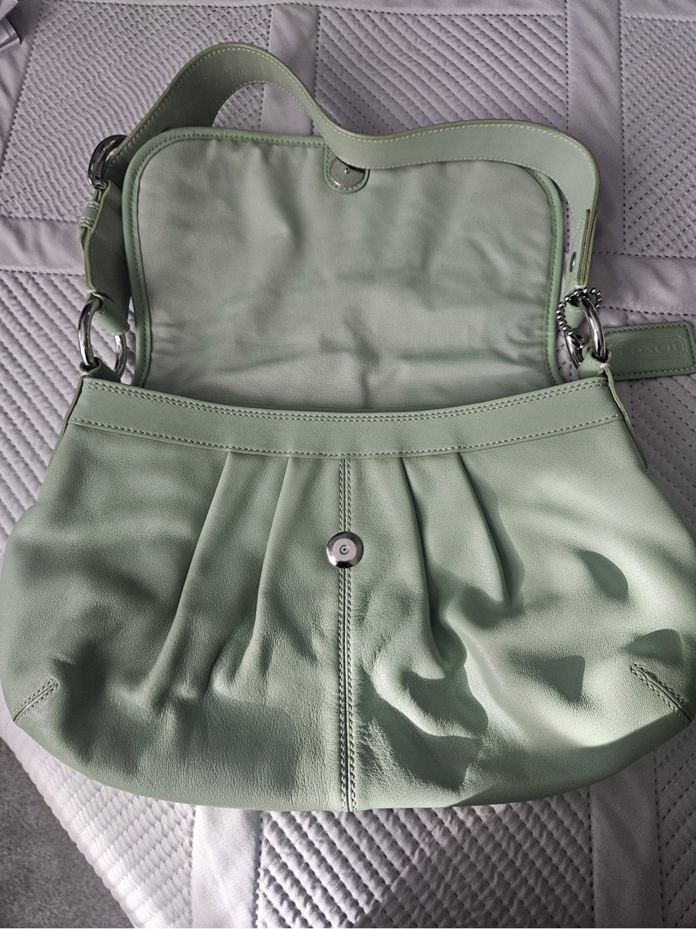 Coach pastel green soho shoulder bag - Picture 3 of 4